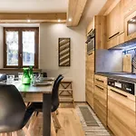 Nid Du Pic - Cozy Alpine Retreat With Private Garden In Appartement
