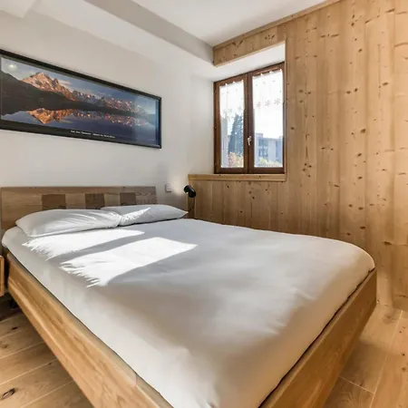 Nid Du Pic - Cozy Alpine Retreat With Private Garden In Apartment