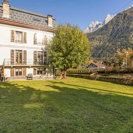 Nid Du Pic - Cozy Alpine Retreat With Private Garden In Chamonix