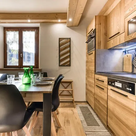 Nid Du Pic - Cozy Alpine Retreat With Private Garden In Apartment