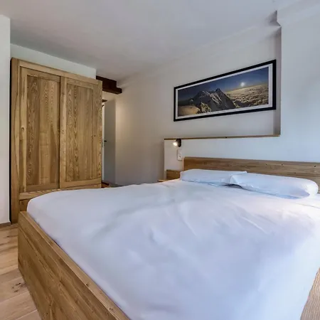 Nid Du Pic - Cozy Alpine Retreat With Private Garden In Apartment